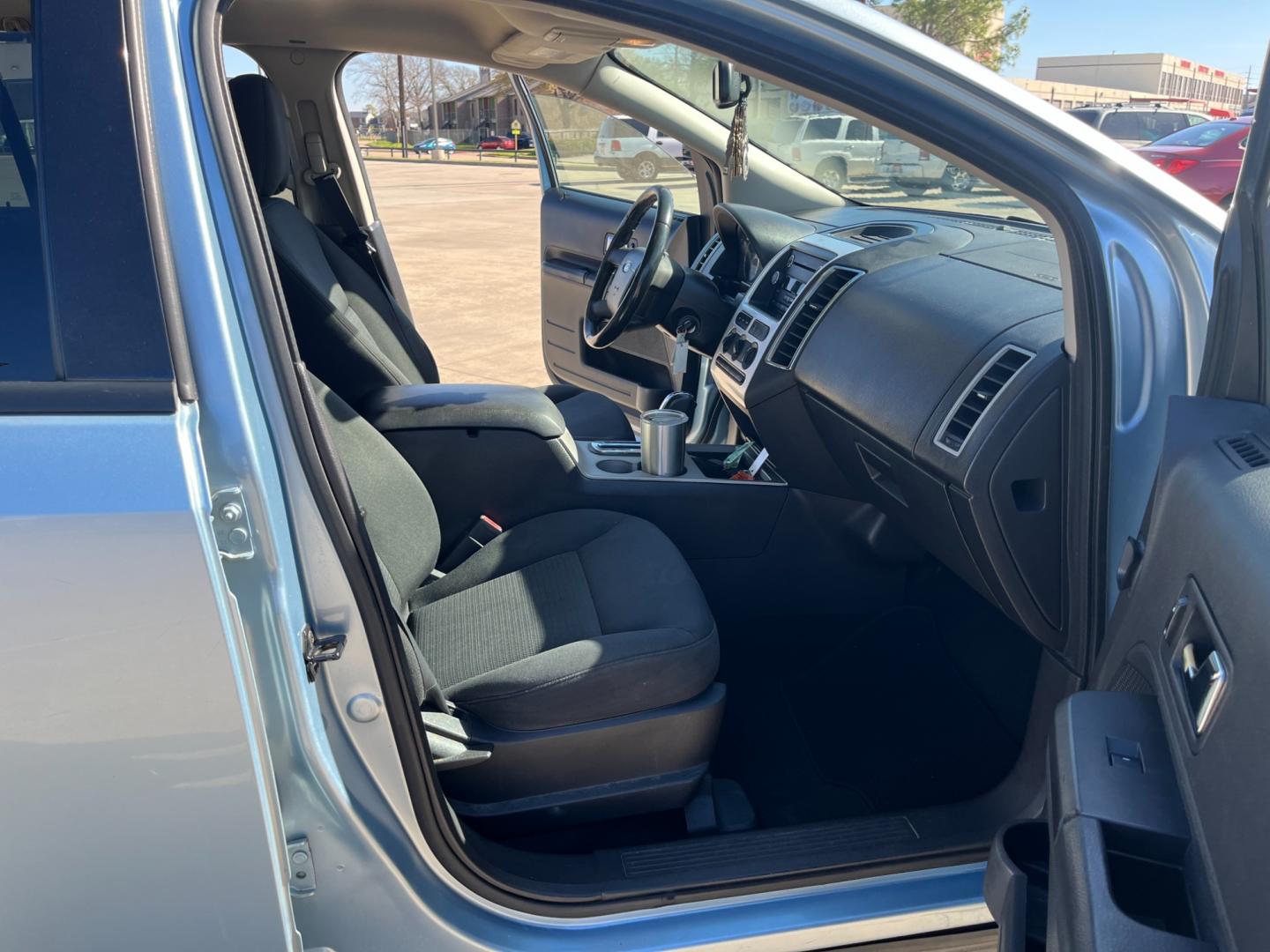 2008 blue /black Ford Edge SEL FWD (2FMDK38C98B) with an 3.5L V6 DOHC 24V engine, 6-Speed Automatic Overdrive transmission, located at 14700 Tomball Parkway 249, Houston, TX, 77086, (281) 444-2200, 29.928619, -95.504074 - Photo#11